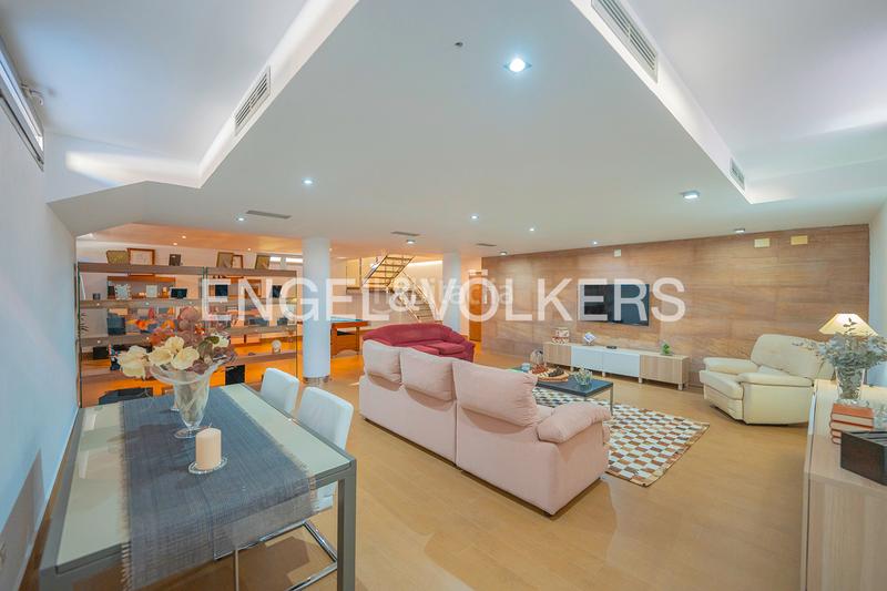 Foto 730688fe-1514-4602-8ed2-cbf01cac9306. Chalet villa elegante y con mucho estilo en La Font-Mezquitas San Juan de Alicante