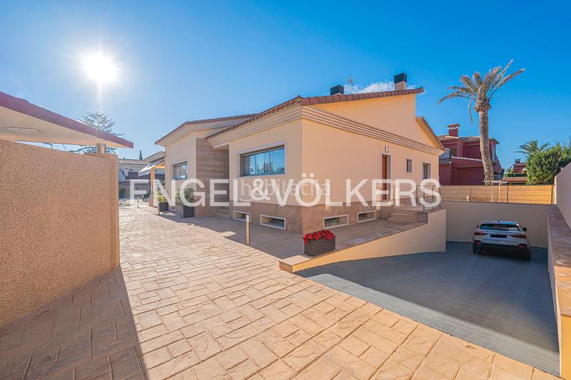 Foto 78022739-b618-461b-b669-f7955a26f2c5. Chalet villa elegante y con mucho estilo en La Font-Mezquitas San Juan de Alicante