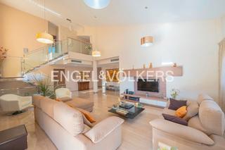 Chalet in La Font-Mezquitas. Villa elegante y con mucho estilo