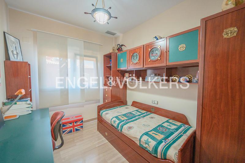 Foto ca5535a2-83d7-4494-a0f8-be3df56e678c. Chalet villa elegante y con mucho estilo en La Font-Mezquitas San Juan de Alicante