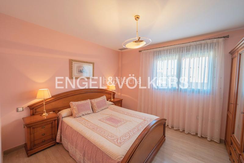 Foto cf923161-cde9-4190-af94-142b6086e584. Chalet villa elegante y con mucho estilo en La Font-Mezquitas San Juan de Alicante