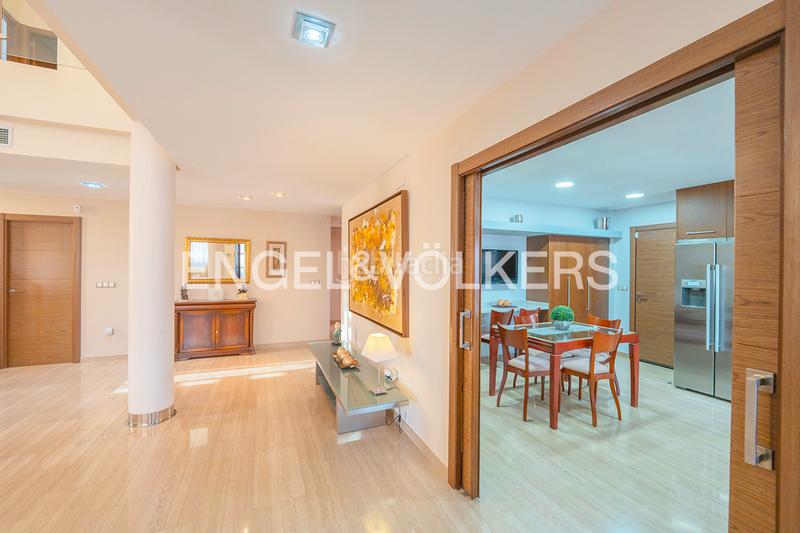 Foto f2138325-2350-4f27-bf21-a20b9223b9c4. Chalet villa elegante y con mucho estilo en La Font-Mezquitas San Juan de Alicante
