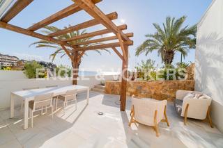 Apartament a N/a. Inversión en primera línea de mar