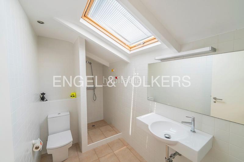 Foto 274a8bcb-f0a1-45fa-b360-a64d614e0973. Àtic a paseo de gomiz 3 a Casco Antiguo - Sta. Cruz - Ayuntamiento Alicante