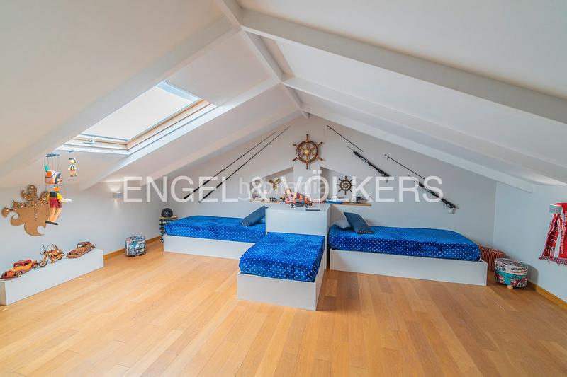 Foto 4ef645b7-659f-4b72-8c02-99005c57dc15. Àtic a paseo de gomiz 3 a Casco Antiguo - Sta. Cruz - Ayuntamiento Alicante