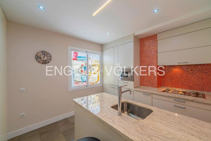 Foto 53d13c37-a88a-4969-8e3f-8c7cd2862384. Àtic a paseo de gomiz 3 a Casco Antiguo - Sta. Cruz - Ayuntamiento Alicante