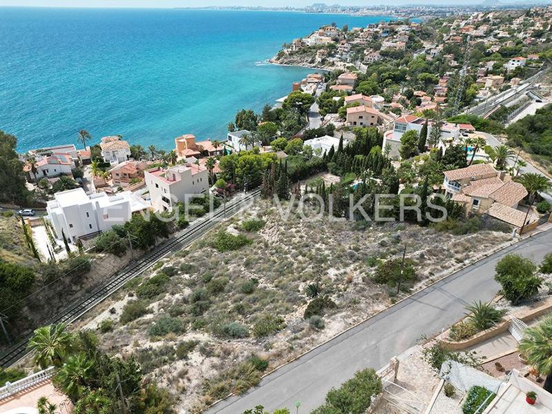 Foto 1778150c-434e-4a8b-b633-f22b3c18dcfa. Terreny residencial a calle islandia 196 a Pueblo Español-Coveta Fumá Campello (el)