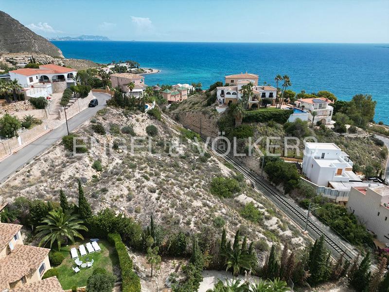 Foto bb4439ce-af43-4a5a-9780-81811f107d51. Terreny residencial a calle islandia 196 a Pueblo Español-Coveta Fumá Campello (el)