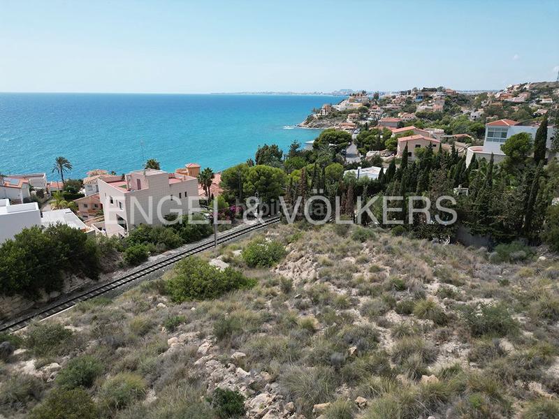 Foto e904a41f-a415-40ea-a417-ccb97444fc56. Terreny residencial a calle islandia 196 a Pueblo Español-Coveta Fumá Campello (el)