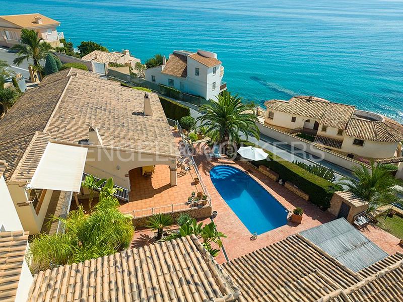 Foto c7ac2199-bcfa-48cd-9a2b-4522e150e287. Xalet amb piscina a Pueblo Acantilado-Lanuza Campello (el)
