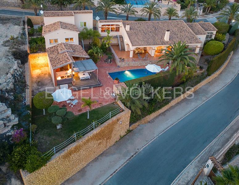 Foto f65b032c-1e7c-4a55-8a64-deb04a473b5b. Xalet amb piscina a Pueblo Acantilado-Lanuza Campello (el)