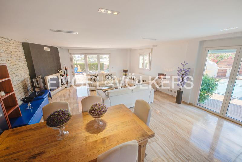 Foto 341ed9dd-3859-43ce-83e6-fe11fb86cfa9. Lloguer casa aparellada a carrer dels morros alts 7b a Campello (el)