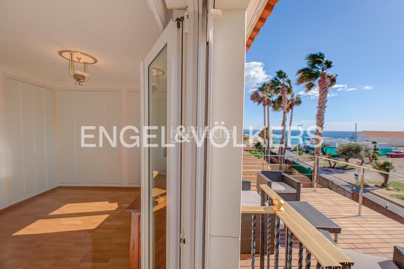 Foto 48b66a08-68bb-42fe-bac5-8683b36d8975. Lloguer casa aparellada a carrer dels morros alts 7b a Campello (el)