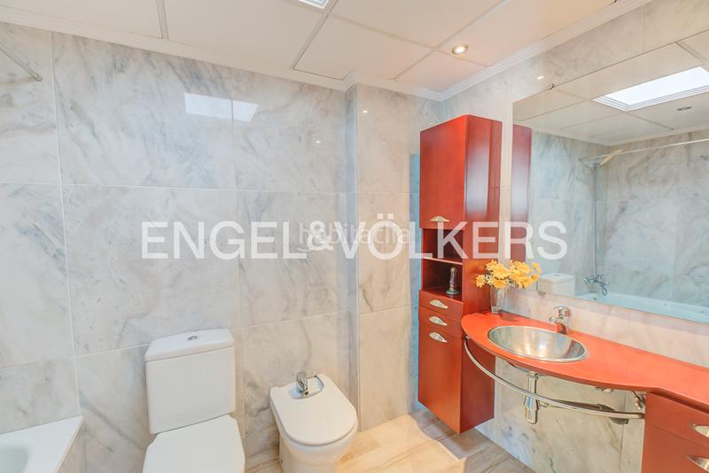 Foto 5b6e8d54-6b90-4bf4-9796-00460472af53. Lloguer casa aparellada a carrer dels morros alts 7b a Campello (el)