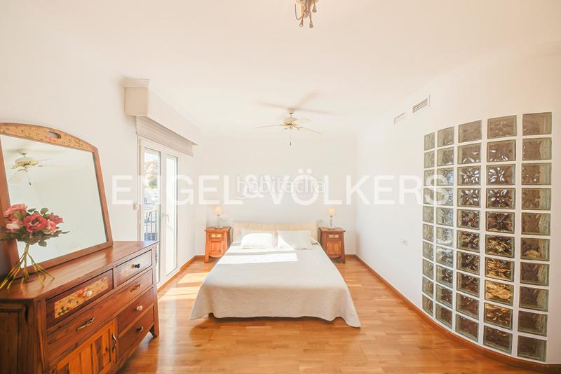 Foto 5f07a1c8-214a-4b63-8ded-a98d3c4588f2. Lloguer casa aparellada a carrer dels morros alts 7b a Campello (el)