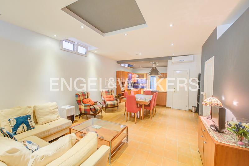 Foto 6d6e27d0-8ef8-4fbf-9680-956e2a148f59. Lloguer casa aparellada a carrer dels morros alts 7b a Campello (el)