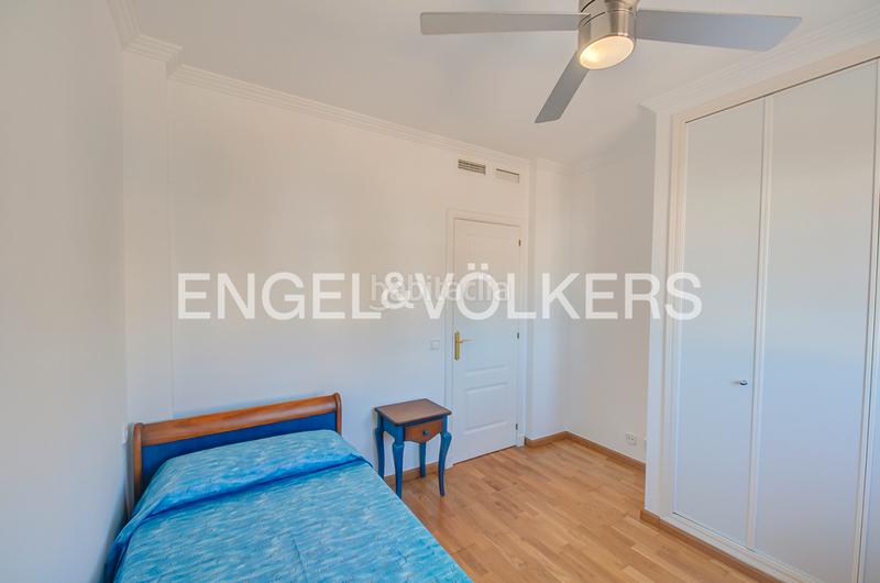 Foto 7a704c17-6f00-4c19-b311-1ea9c440ad00. Lloguer casa aparellada a carrer dels morros alts 7b a Campello (el)