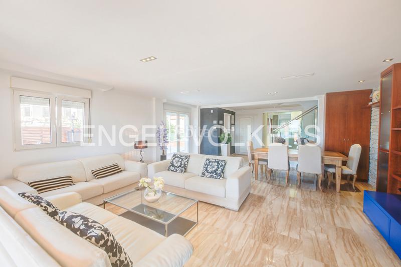 Foto ef9100bb-0179-4b7b-a4c4-44f2aaa861f9. Lloguer casa aparellada a carrer dels morros alts 7b a Campello (el)