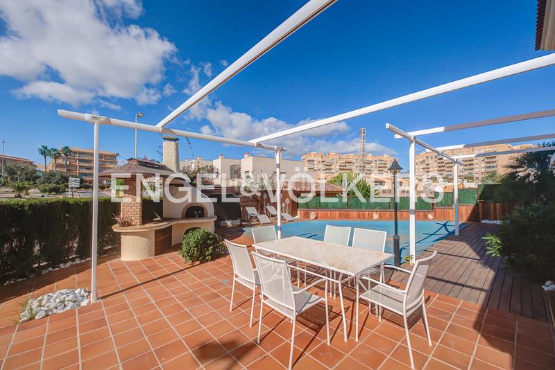 Foto fa40fab3-ad58-4062-ab5f-e64774108756. Lloguer casa aparellada a carrer dels morros alts 7b a Campello (el)