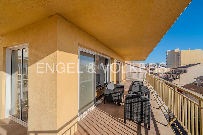 Foto 8d630f65-ed8f-4565-8f6d-cf1dddd91575. Location appartement dans Campello Playa Campello (el)