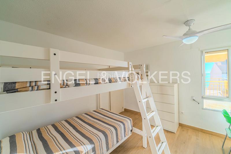 Foto cdfa0c55-ba9e-4e18-b7d3-24f7ae49450b. Location appartement dans Campello Playa Campello (el)