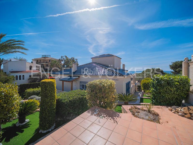 Foto 362b7692-1468-4b2e-a9c3-0f0333a24f7f. Chalet encantadora villa mediterránea con vistas al mar en Campello (el)