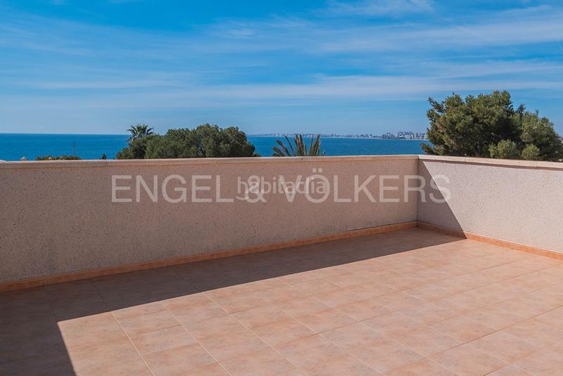 Foto 4e89f47e-5249-4385-bc97-507d9fe7d564. Chalet encantadora villa mediterránea con vistas al mar en Campello (el)