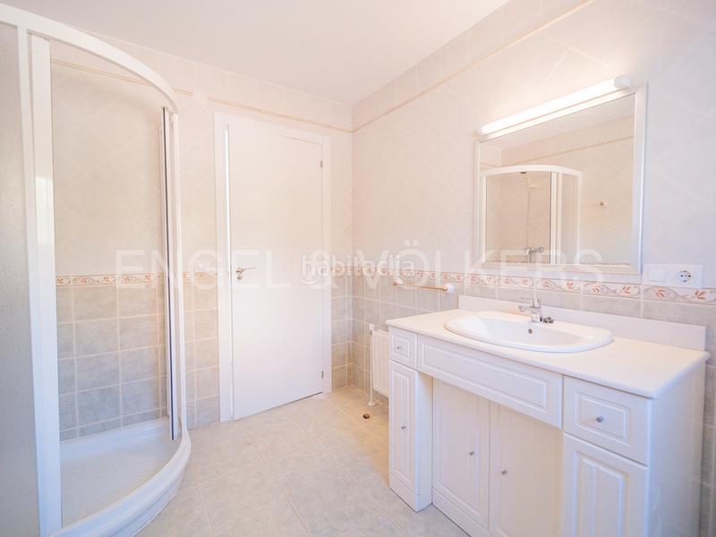 Foto 5e49a765-8374-448c-a852-567122a83561. Chalet encantadora villa mediterránea con vistas al mar en Campello (el)