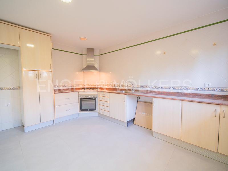 Foto e03f2f3c-c4a3-43f5-8196-01d530409b75. Chalet encantadora villa mediterránea con vistas al mar en Campello (el)