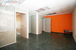 Alquiler Oficina en Nuevo Centro. Despacho en zona de centro habilitado para empezar actividad