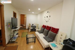 Appartement à Avenida de Abril-9 de Octubre. Dos pisos esquineros y reformados en palmereta