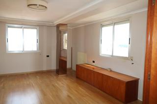 Appartement à Avenida de Abril-9 de Octubre. Oportunidad única en la zona palmereta de puerto de sagunto!