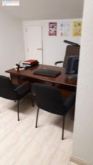 Local Comercial a Avenida de Abril-9 de Octubre. Local comercial en funcionamiento en 9 de octubre