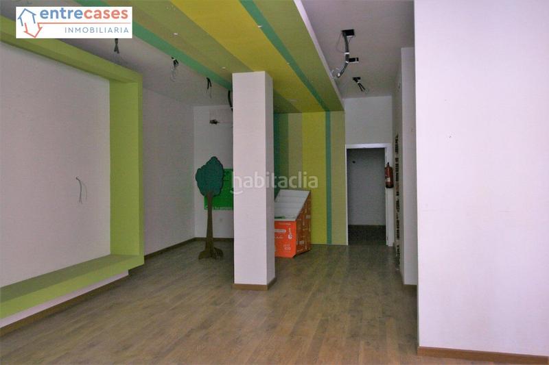 Foto 6ec7fa9a-f018-4512-bc9c-e3766ca2d466. Alquiler local comercial bajo esquinero en la zona de mucho paso en Vall d´Uixó (la)