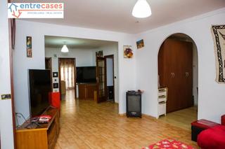 Appartement à Avenida de Abril-9 de Octubre. Piso para entrar a vivir en el centro de puerto de sagunto