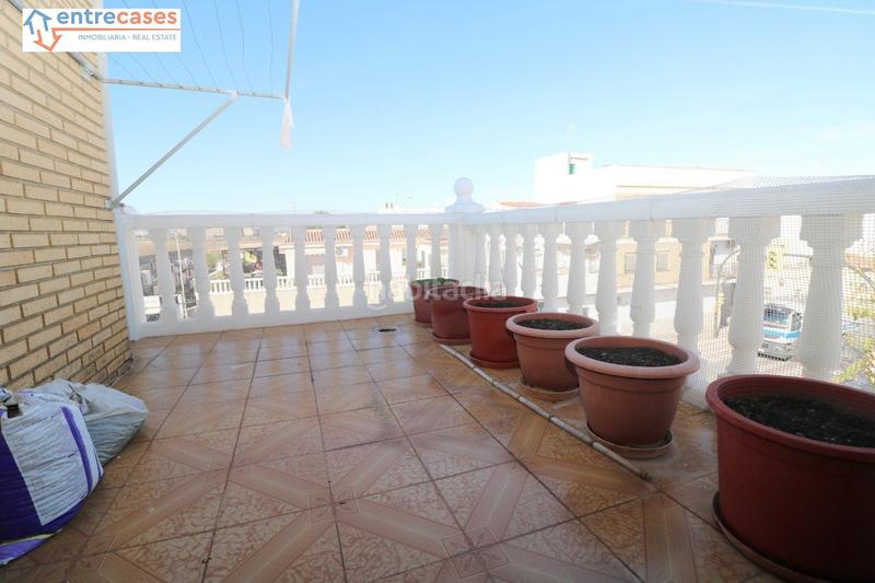 Foto 7a995d53-9e52-41cc-b5e2-f62296dd1896. Chalet with heating in San José-Los Metales Sagunt