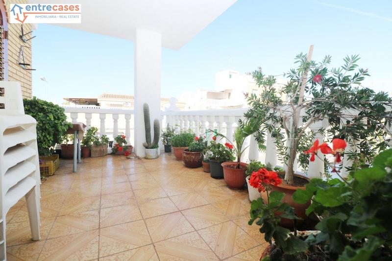 Foto 8ca32981-d897-4b98-8d9a-59b54f6a1b83. Chalet with heating in San José-Los Metales Sagunt