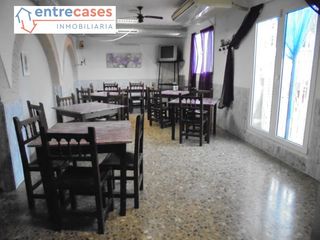 Casa en Avenida de Abril-9 de Octubre. Venta solar industrial zona baladre puerto de sagunto con vivien