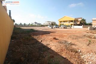 Terreno residencial en La Torre-Playa de Chilches. Solar en cami cabres, a 100 metros de la costa, vistas al mar, p