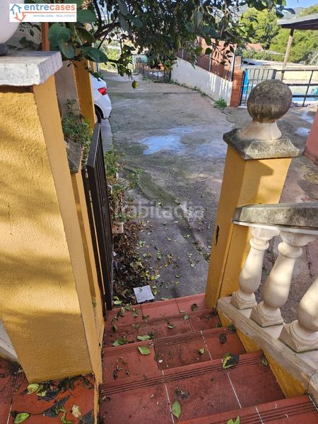 Foto 456b3f53-924c-49f7-a76d-8c412e04eca9. Casa amb piscina a Centro-El Castillo Sagunt