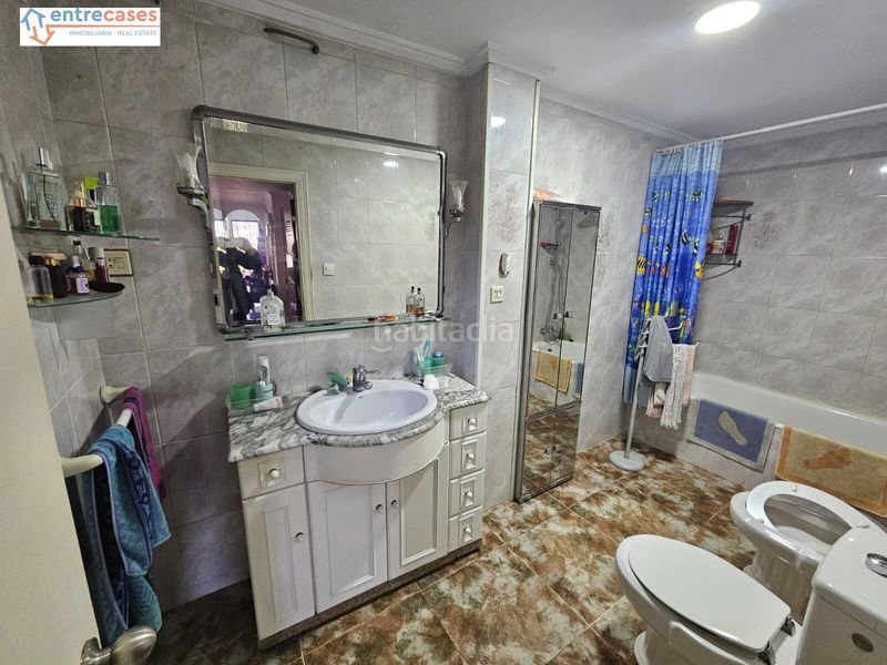 Foto 8053f069-0853-4617-8227-80d64a066440. Casa amb piscina a Centro-El Castillo Sagunt
