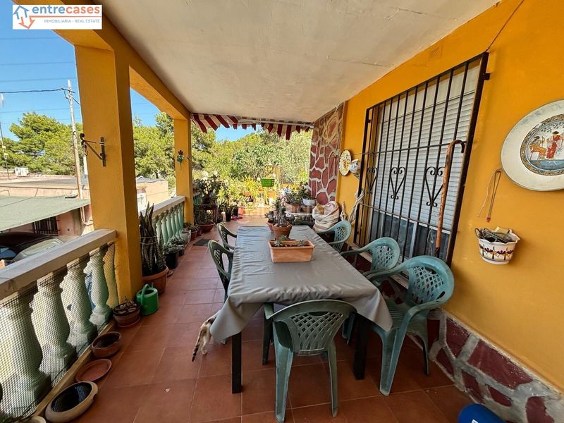 Foto cb1ce2be-9ff4-4ee7-b1da-9c5d98d8d6b8. Casa amb piscina a Centro-El Castillo Sagunt