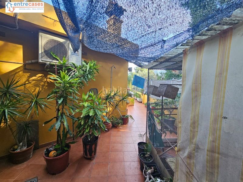 Foto f508c98d-81f5-4746-94f3-bf23bcacc81f. Casa amb piscina a Centro-El Castillo Sagunt