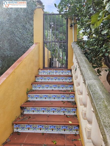 Foto f9981083-0f0d-4455-9c72-35a6dcd92935. Casa amb piscina a Centro-El Castillo Sagunt
