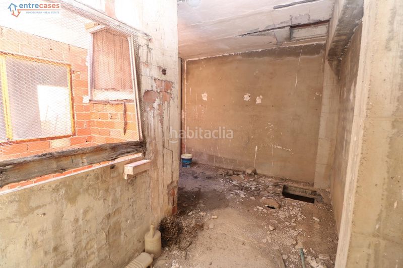 Foto cae9f115-2247-498d-a7f6-c949a0badce6. Casa amb aparcament a Avenida de Abril-9 de Octubre Sagunt