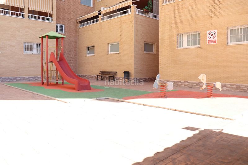 Foto 1eb38b1e-9e04-4550-a357-33070d955b18. Alquiler piso en carrer d'il·licità absent 3 urbanización con piscina en Elche / Elx