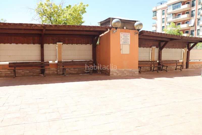 Foto afa5f702-540e-4512-83c1-5d6aa730aa1f. Alquiler piso en carrer d'il·licità absent 3 urbanización con piscina en Elche / Elx