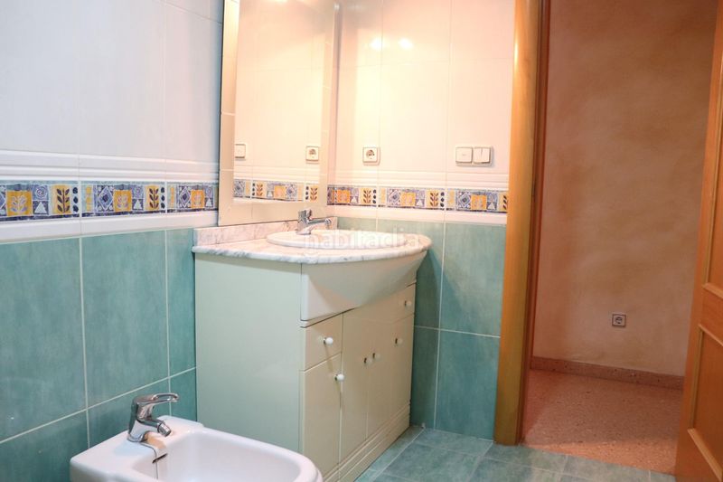 Foto b200e1c3-e2c1-4a0b-8a8a-710bdf847550. Alquiler piso en carrer d'il·licità absent 3 urbanización con piscina en Elche / Elx