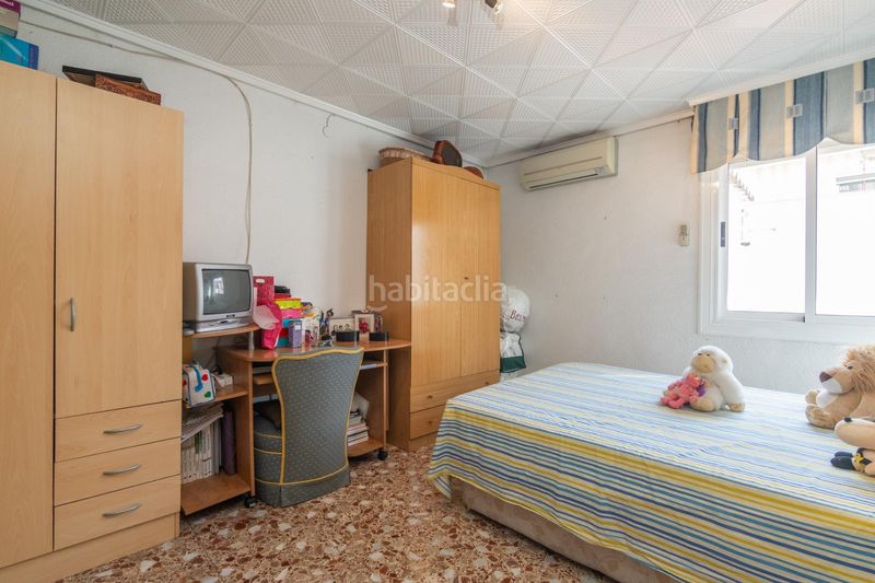 Foto 394a81b4-b01d-4cab-bb7c-d12d577df592. Casa adossada a Carrús Oeste Elche / Elx
