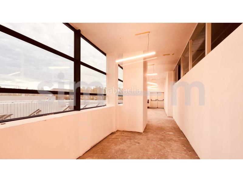 Foto 6a86443e-2538-4d8f-bd4d-5f78f4ec6943. Miete büro in Nord Vic